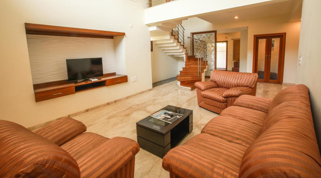 Falcon Suites Yelahanka New Town บังกาลอร์ ภายนอก รูปภาพ
