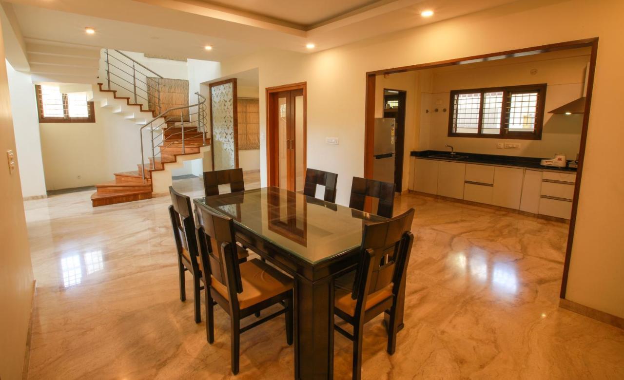 Falcon Suites Yelahanka New Town บังกาลอร์ ภายนอก รูปภาพ